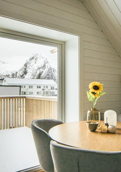 Apartmán Koselig Toppleilighet Med Fantastisk Utsikt Svolvær Exteriér fotografie